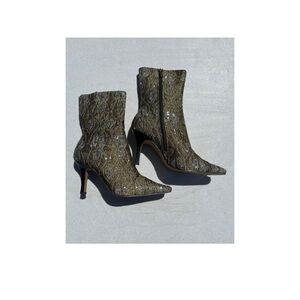 Ankle boots sequenced great condition zip up mid heel boot